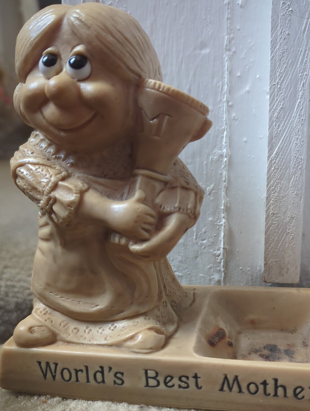 Vintage W&R Berries Co's Figurine "WORLD'S BEST MOTHER" 1971 USA - Picture 2 of 12